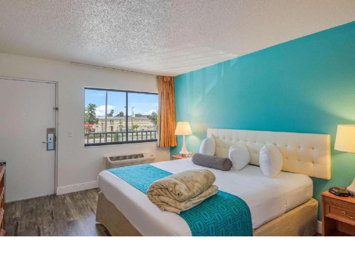 Rodeway Inn Port Richey North Экстерьер фото