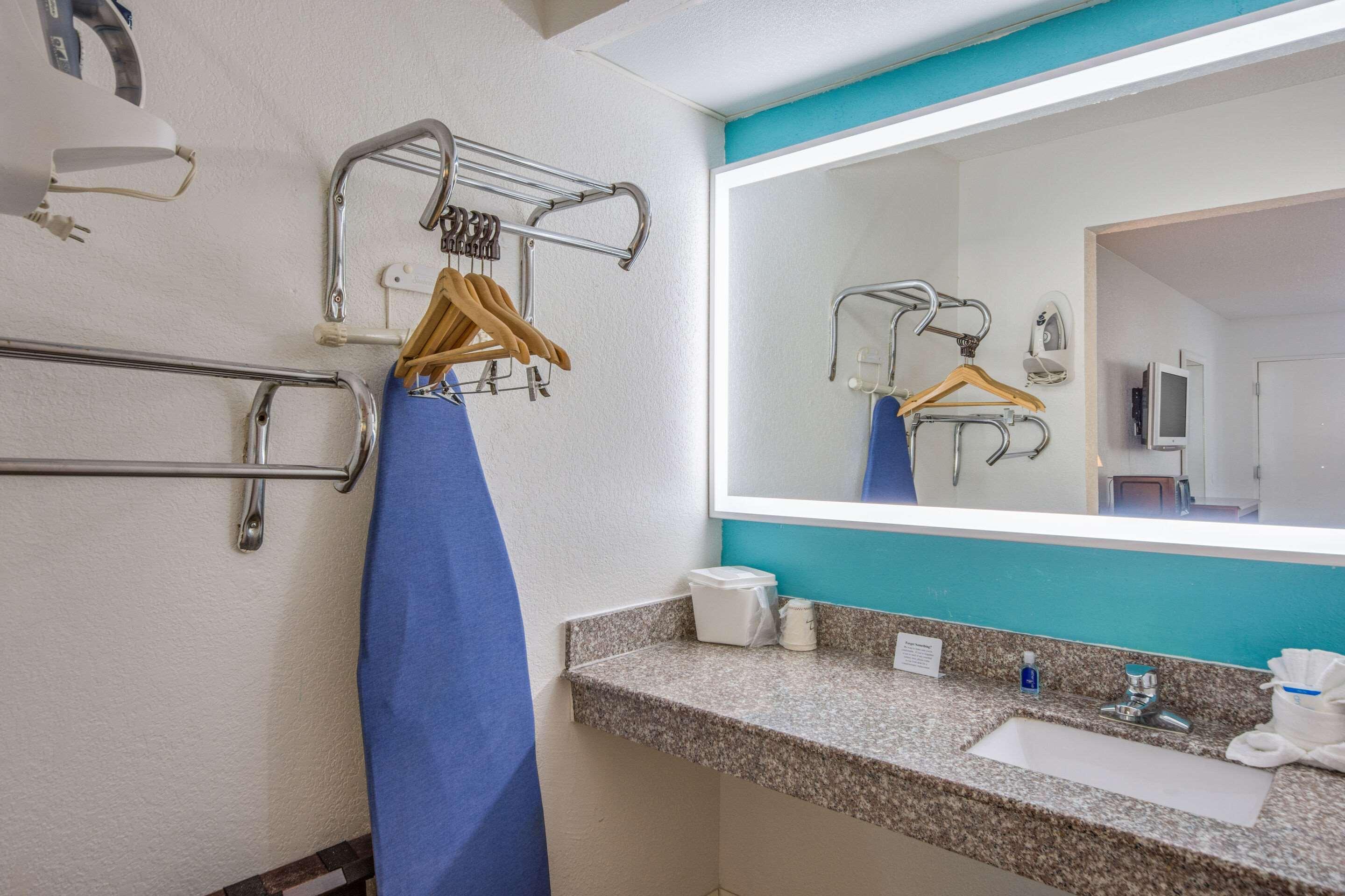 Rodeway Inn Port Richey North Экстерьер фото